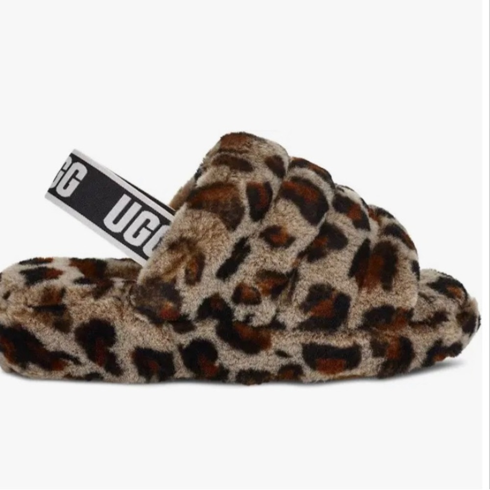 Like New Ugg fluff slippers